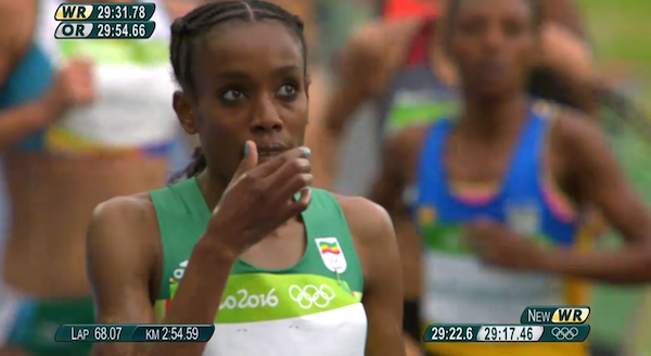 Etíope Almaz Ayana destroza el récord mundial de 10 mil metros